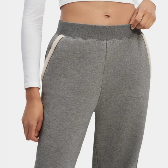 UGG Daylin Bonded Fleece Unisex Sweatpants with Logo Sz Small *NWT* MSRP $148 - Picture 2 of 13